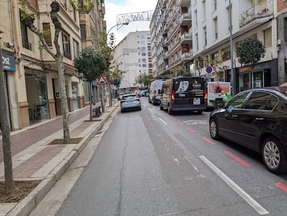 Aspecto actual de la avenida de Portugal de Logroño, ahora con dos carriles de tráfico motorizado.