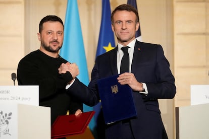 Francia ultima el envío de instructores militares a Ucrania en coalición con otros países europeos