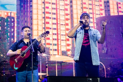 Los Estopa, en el concierto de anoche en el Metropolitano de Madrid.