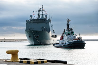 El buque 'Galicia' de la Armada llega al puerto de Valencia este lunes.