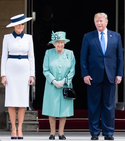El 'look' que Melania Trump lució en uno de los actos de la visita oficial a Inglaterra.