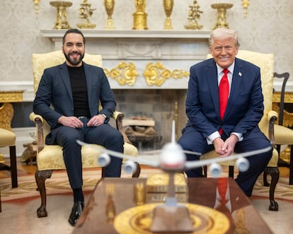 Nayib Bukele junto a Donald Trump durante su visita oficial a Estados Unidos, el 14 de abril en Washington.