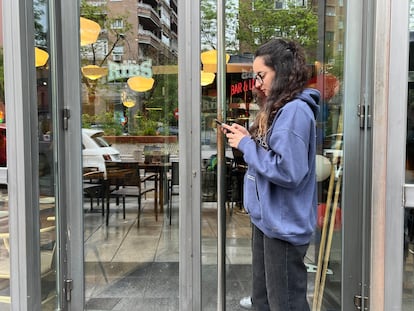 Michelle Castillo intenta comprar su entrada para Bad Bunny.