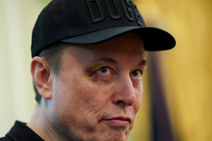 Elon Musk, con la marca en el ojo derecho que parece un hematoma, este viernes en la Casa Blanca.