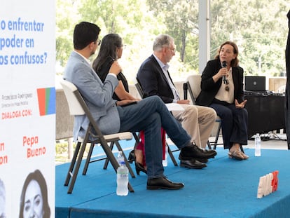 De izquierda a derecha: Francisco Rodríguez, Emirja Valdésl, Martin Baron y Pepa Bueno en Ciudad de Guatemala.