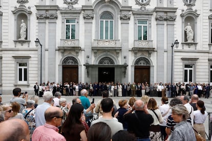 Paro de 10 minutos de jueces y fiscales frente al Tribunal Supremo, este miércoles.