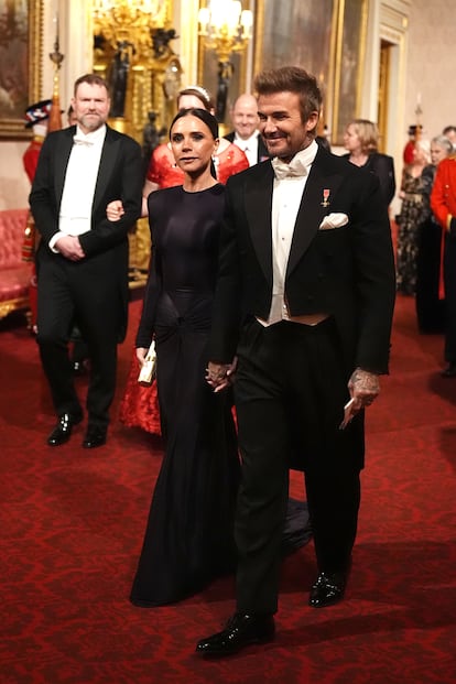 Carlos III nombra a Beckham caballero: ahora será sir David y su esposa, lady Victoria