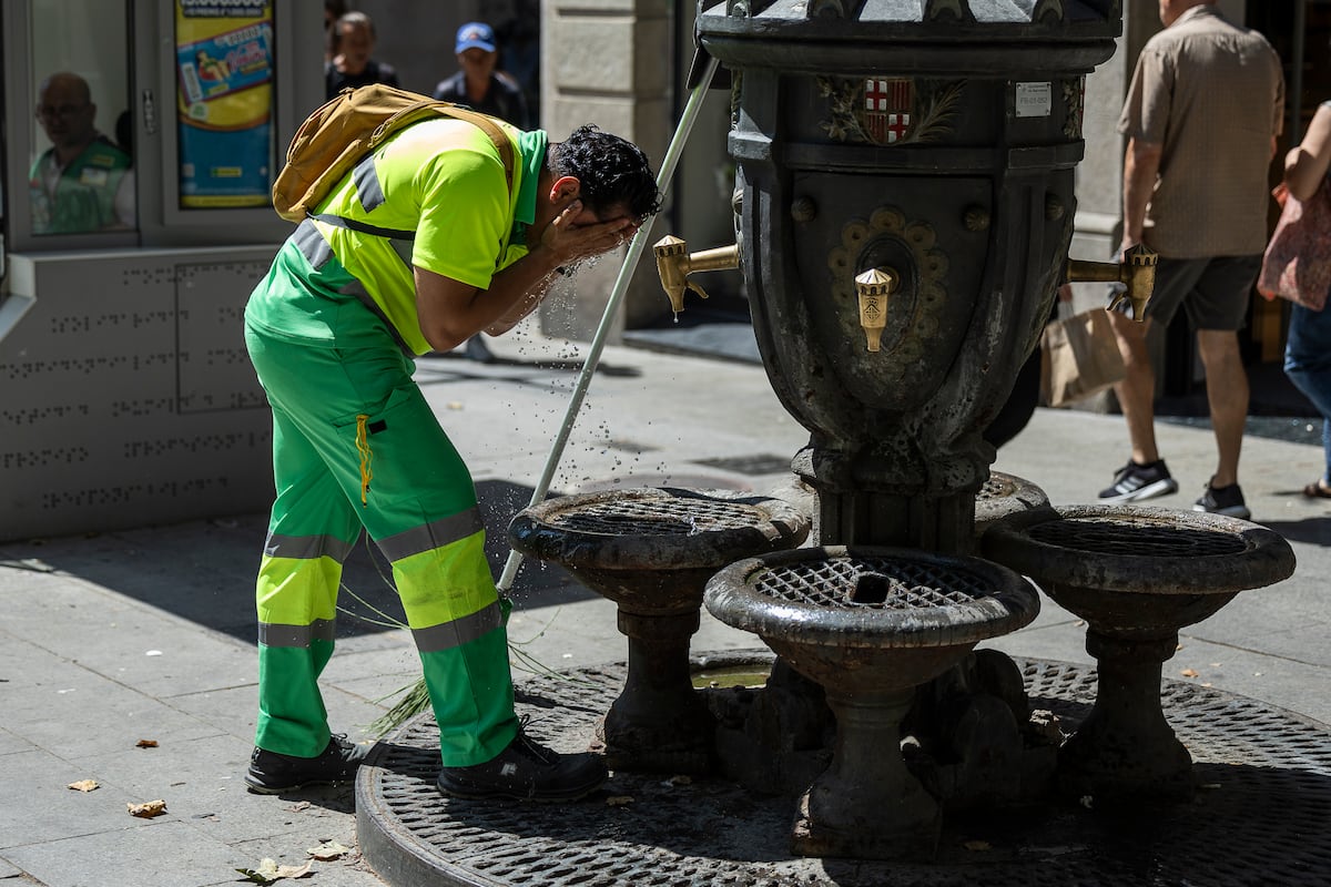 Una trabajadora de la limpieza de 51 años muere en plena ola de calor en Barcelona