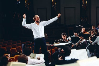 Muere Roger Norrington a los 91 años, influyente intérprete de Beethoven con instrumentos de época