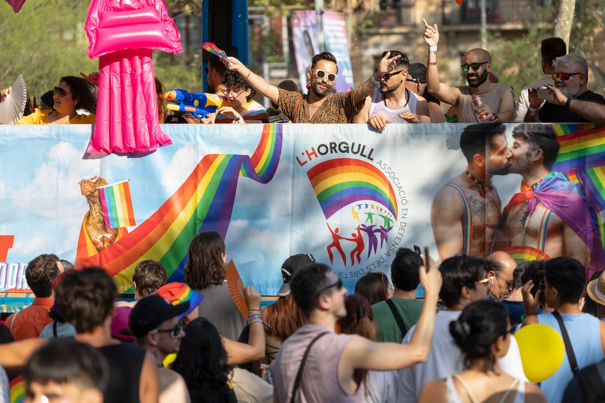 La manifestación por el Orgullo en Barcelona reivindica el papel de la cultura frente al discurso de Trump y Orbán