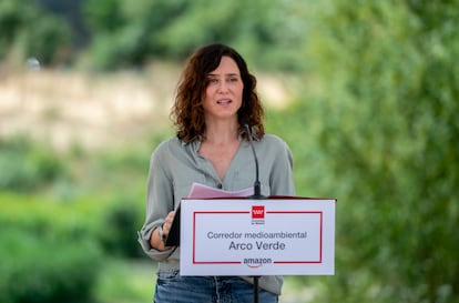 Isabel Díaz Ayuso, durante una visita la semana pasasa a la nueva pasarela sobre el río Henares Alberto Ortega / Europa Press