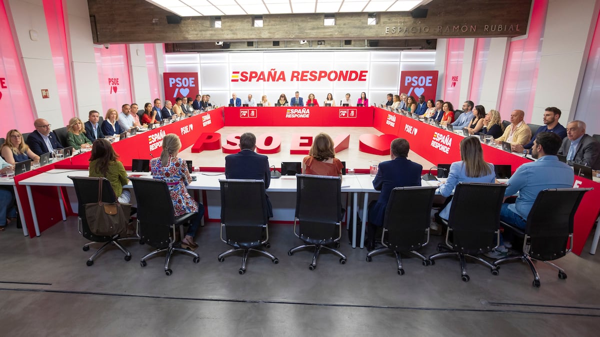 Sánchez fulmina al núcleo duro de Cerdán en Ferraz