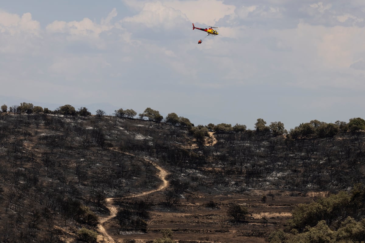 Los Bomberos levantan el confinamiento por el incendio de Terrassa