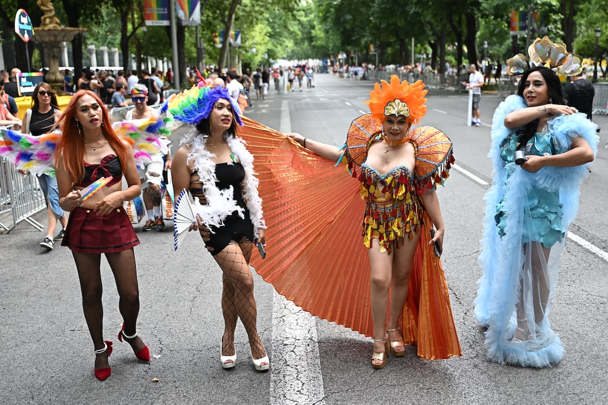 Orgullo LGTBIQ+ 2025 en Madrid, en directo | La manifestación del Orgullo recorre este sábado Madrid en defensa de los derechos LGTBIQ+